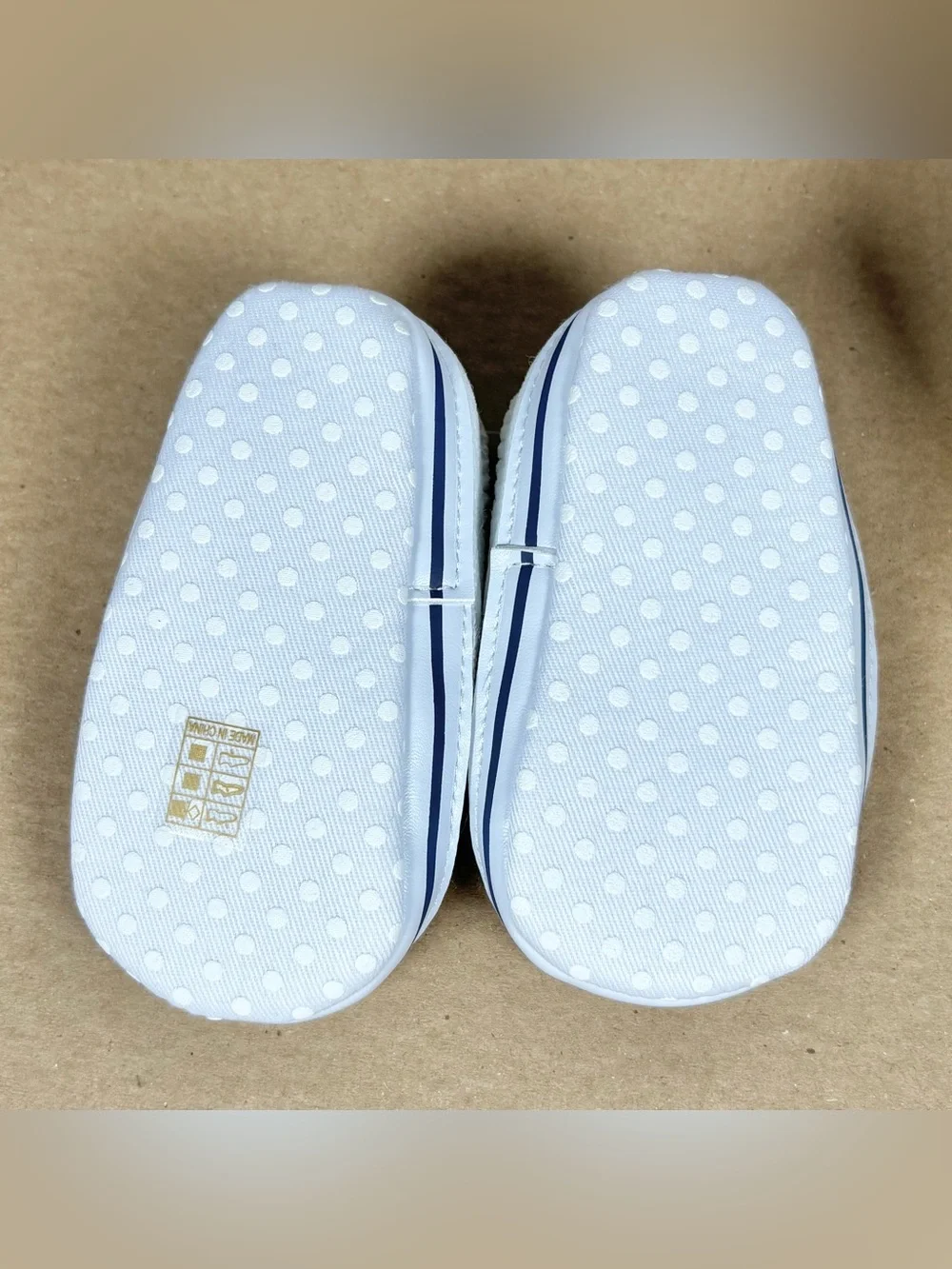 Baby White Soft Sole Slip-On Canvas Shoes Sneakers First Walkers 6 12 Months New